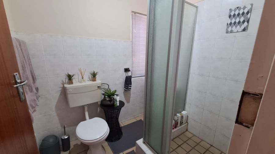 1 Bedroom Property for Sale in Kannoniers Park North West
